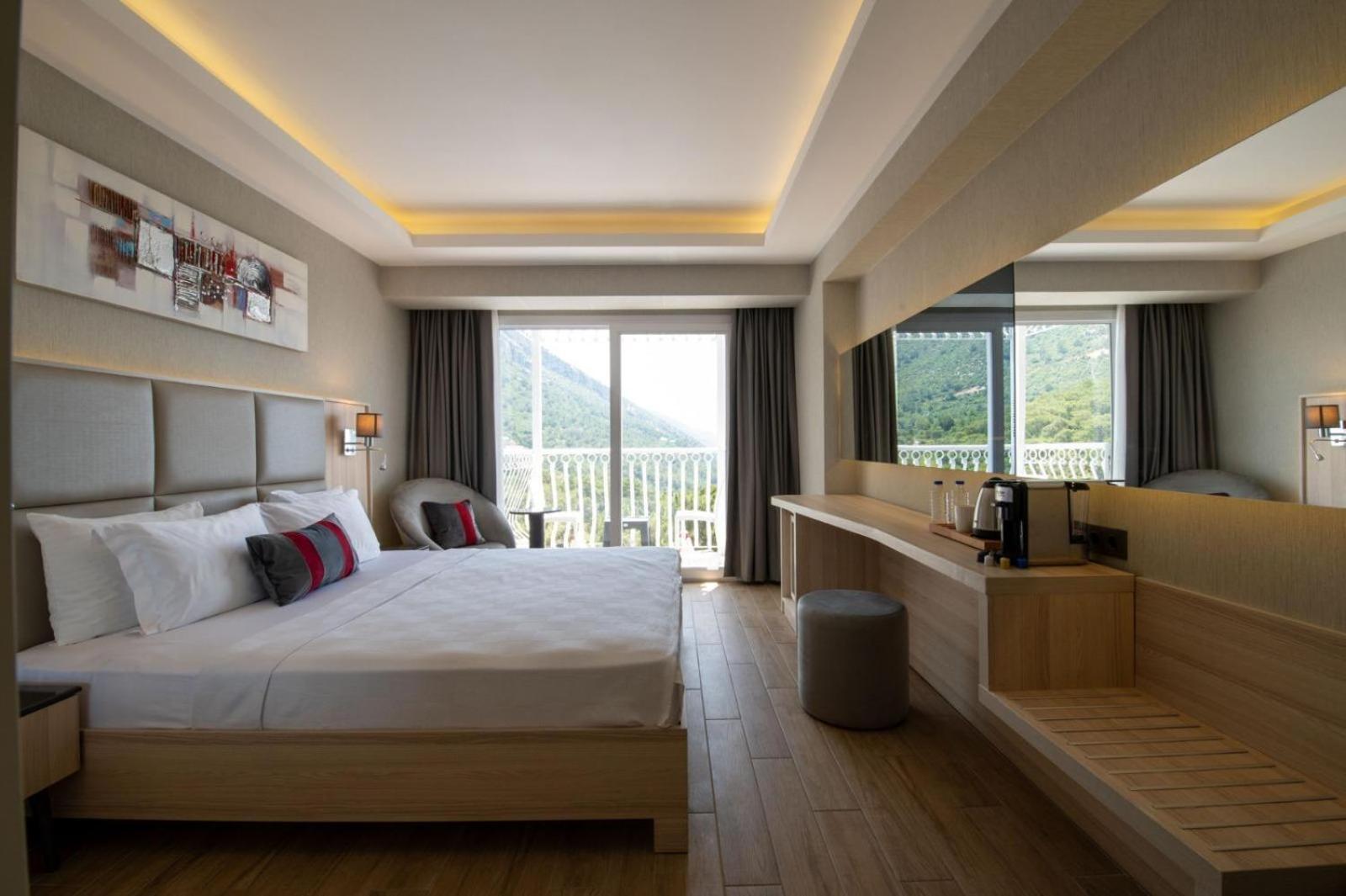 Готель Ramada By Wyndham Fethiye Oludeniz Adult Only Екстер'єр фото