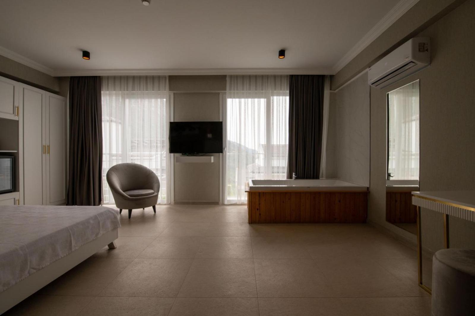 Готель Ramada By Wyndham Fethiye Oludeniz Adult Only Екстер'єр фото